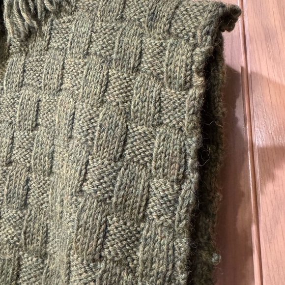 Vintage Handcrafted Sweater Vest Turtleneck Fringe / Wool / Boxy / Medium - Picture 7 of 8